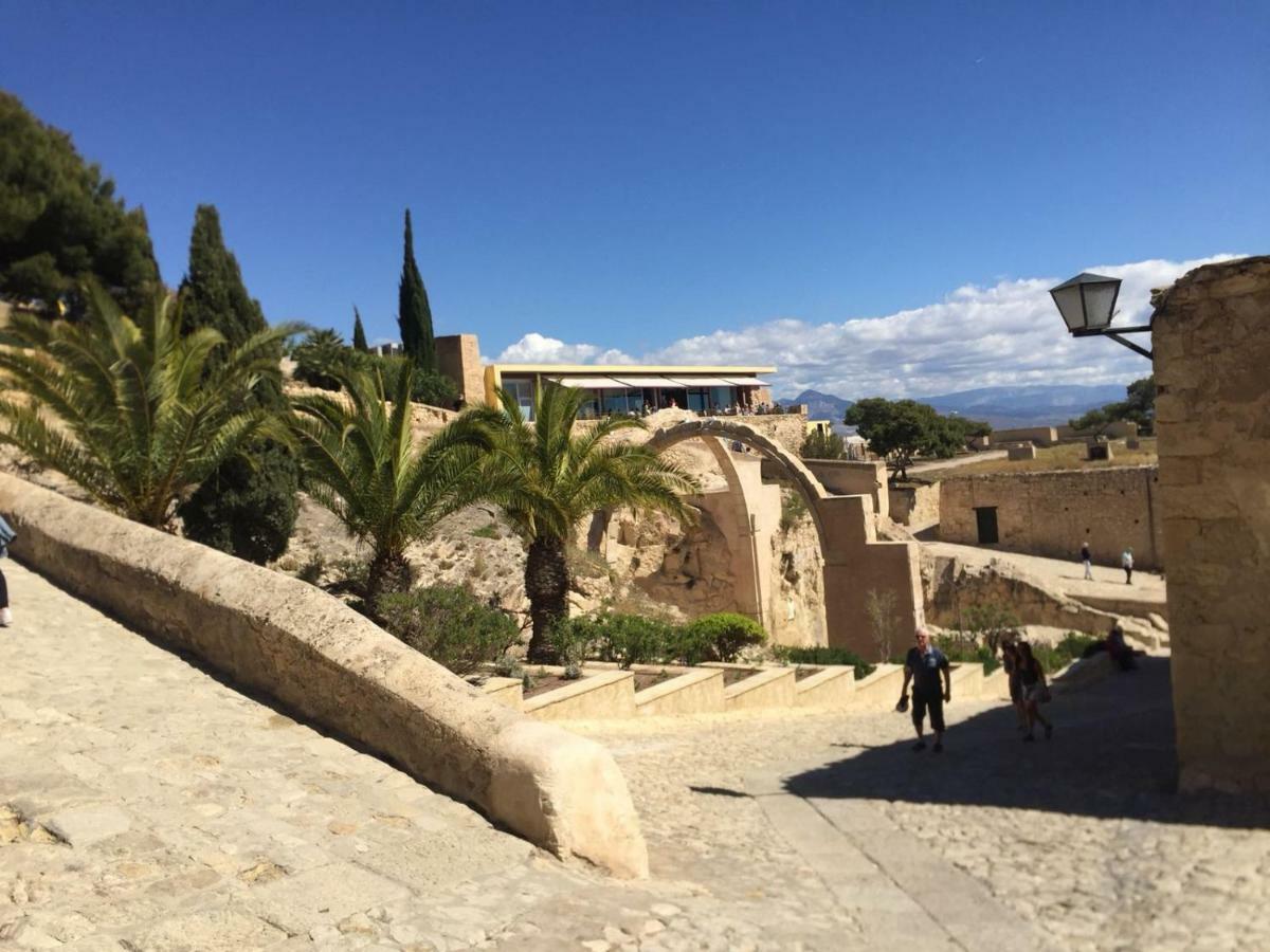 Apartamento Centrico Castillo S. Barbara Alicante Eksteriør billede